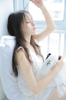 精华液一区二区区别